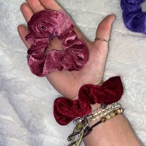 Scrunchie (2) - hair tie 🎀